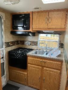 2008 Coachman 270QBS travel trailer - Photo 7