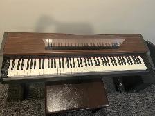 Yamaha digital piano - Photo 2