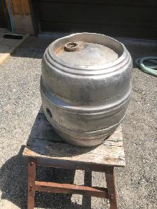 Beer Kegs - Photo 2
