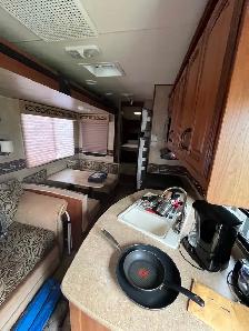 5th wheel RV - Photo 3