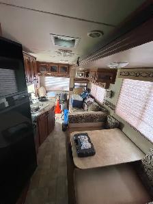 5th wheel RV - Photo 5