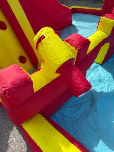 HUGE bestway inflatable water park w towers - Photo 6
