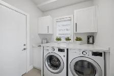 Stunning 4 Bdrm  London NORTH  WHOLE HOME Rental  Aug 1st - Photo 23