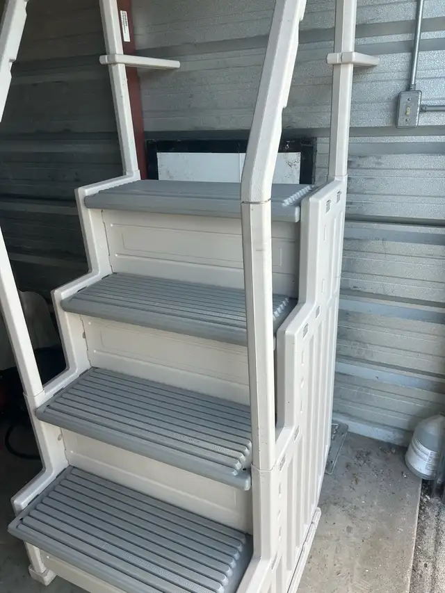above ground pool stairs