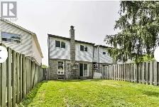 Toronto upper level Masterroom w/ own bath, washer for rent, - Photo 8