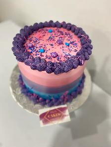 Candy cake , buttercream cake with candies in the middle - Photo 7
