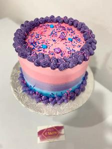 Candy cake , buttercream cake with candies in the middle - Photo 8