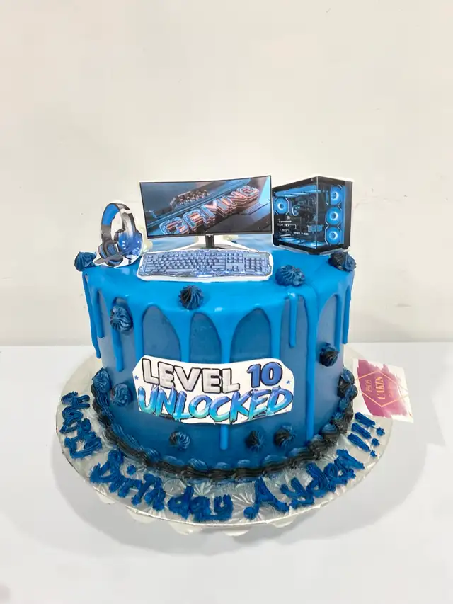 Gamer cake, 10th birthday cake PC gamer cake
