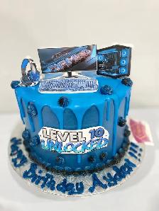 Gamer cake, 10th birthday cake PC gamer cake - Photo 2