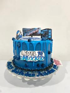 Gamer cake, 10th birthday cake PC gamer cake - Photo 3