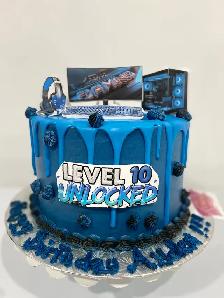 Gamer cake, 10th birthday cake PC gamer cake - Photo 6