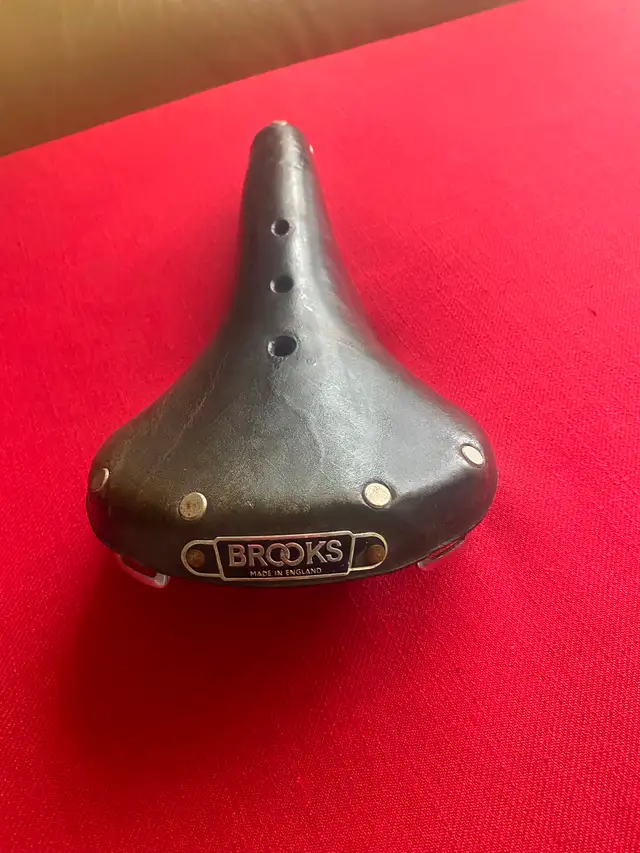 VINTAGE BROOKS ROAD BIKE SADDLE
