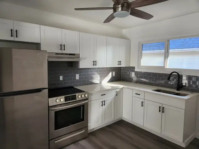 Cozy 2-Bedroom Main Floor Suite - $1900/MTH (UTILITES INCLUDED)