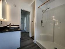 Cozy 2-Bedroom Main Floor Suite - $1900/MTH (UTILITES INCLUDED) - Photo 6