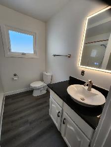 Cozy 2-Bedroom Main Floor Suite - $1900/MTH (UTILITES INCLUDED) - Photo 7
