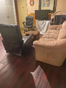 5 min Walk to Whitehorn Train/ 15 min Downtown/Near Airport - Photo 8