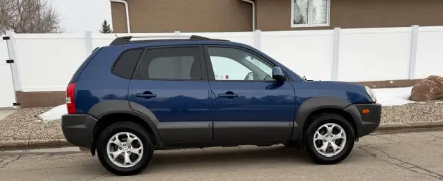 2009 Hyundai Tucson GLS PKG - AUTO - AWD - V6 –