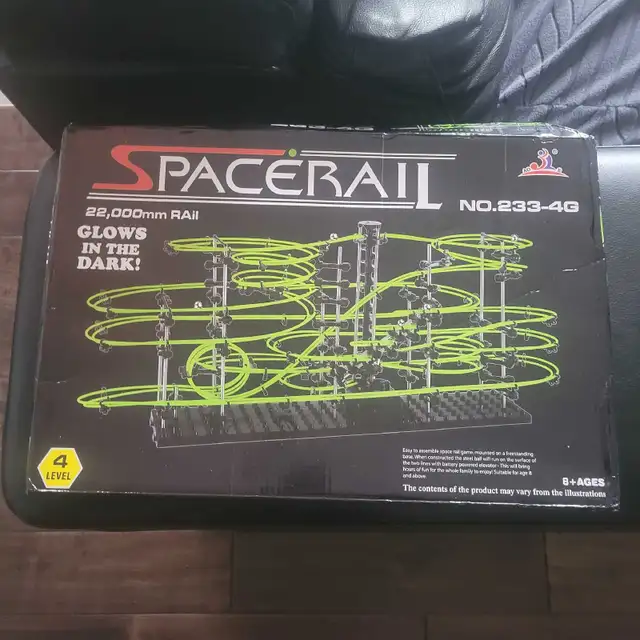 Spacerail 4 Level Glow in the Dark Marble Run