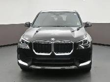 2025 BMW X1 XDRIVE AWD | HEATED SEATS | BACKUP CAMERA | LEATHER - Photo 2