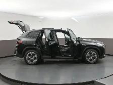 2025 BMW X1 XDRIVE AWD | HEATED SEATS | BACKUP CAMERA | LEATHER - Photo 55