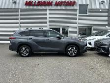 2022 Toyota Highlander XLE V6 AWD/NAVI APPLE CARPLAY/B-CAM/SUNRO - Photo 4