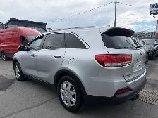 2017 KIA Sorento LX - Photo 6