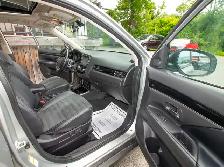 2020 Mitsubishi Outlander SE 7 PASSENGER! | SUNROOF | V6 | AW... - Photo 16