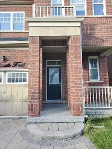 Brampton 4 Bedroom House for Rent in Mount Pleasant North - Photo 3