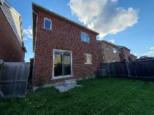 Brampton 4 Bedroom House for Rent in Mount Pleasant North - Photo 4