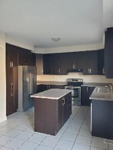 Brampton 4 Bedroom House for Rent in Mount Pleasant North - Photo 7