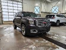 2016 GMC Yukon Denali 6.2L | 7 Passenger Seating - Photo 3