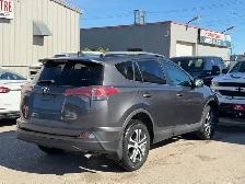 2017 Toyota RAV4 AWD 4dr LE - Photo 3