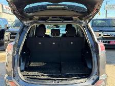 2017 Toyota RAV4 AWD 4dr LE - Photo 4