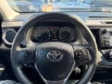 2017 Toyota RAV4 AWD 4dr LE - Photo 9