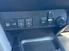 2017 Toyota RAV4 AWD 4dr LE - Photo 12