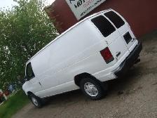 2010 Ford Econoline E250 CARGO VAN - Photo 2