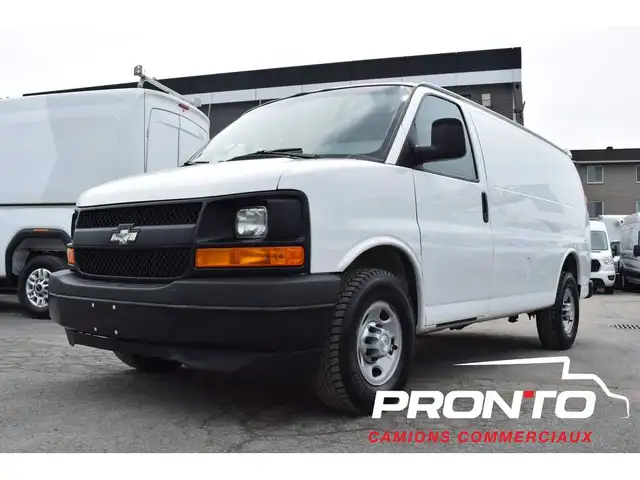 2017 Chevrolet Express 2500  4.8L V8  Hitch  Séparateur