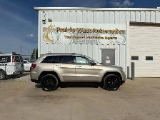2012 Jeep Grand Cherokee Overland 4WD | Sunroof | Heated Seat - Photo 4