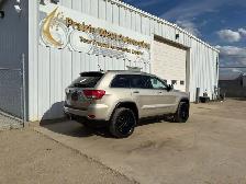 2012 Jeep Grand Cherokee Overland 4WD | Sunroof | Heated Seat - Photo 5