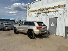 2012 Jeep Grand Cherokee Overland 4WD | Sunroof | Heated Seat - Photo 7
