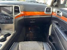 2012 Jeep Grand Cherokee Overland 4WD | Sunroof | Heated Seat - Photo 28