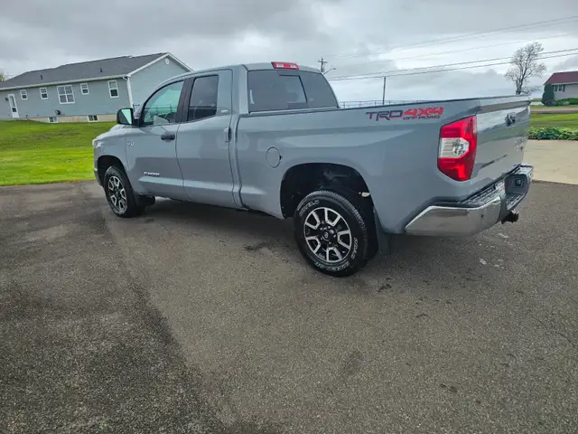 2019 TOYOTA TUNDRA TRD PLUS 5.7 LITRE ONE OWNER NON SMOKER