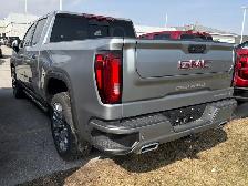 2026 GMC Sierra 1500 - Photo 2