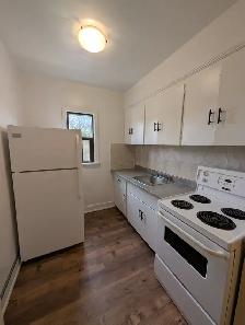 Great 1 Bedroom Apartment at 2532 Lakeshore Blvd W, Etobicoke! - Photo 2
