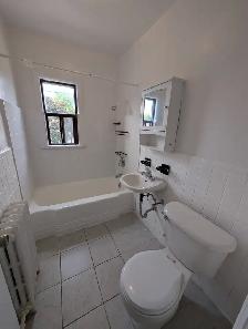 Great 1 Bedroom Apartment at 2532 Lakeshore Blvd W, Etobicoke! - Photo 4