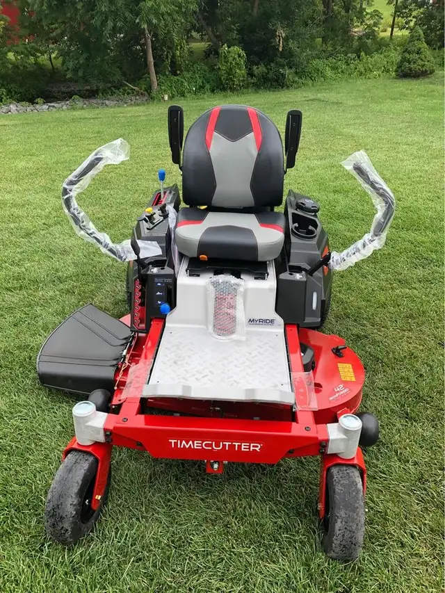 Toro 42' TimeCutter® MyRIDE® (75747) Zero Turn Mower