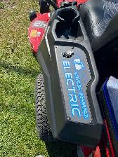 Toro 60V MAX 42' TimeCutter® (75841) Battery Zero Turn Mower - Photo 3