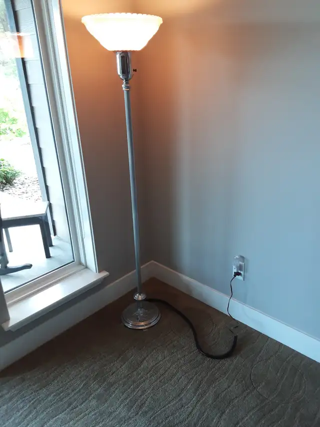 Floor lamp