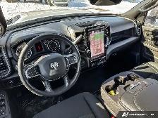 2026 Ram 2500 Black Express | 6.4L V8 Hemi | GPS Navigation - Photo 17