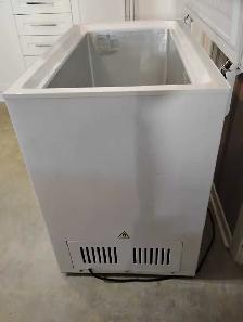 Frigidaire convertible fridge to freezer for sale like new - Photo 7